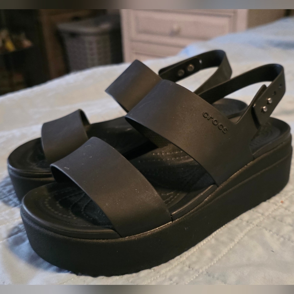CROCS Women's Black Platform Slingback Sandals